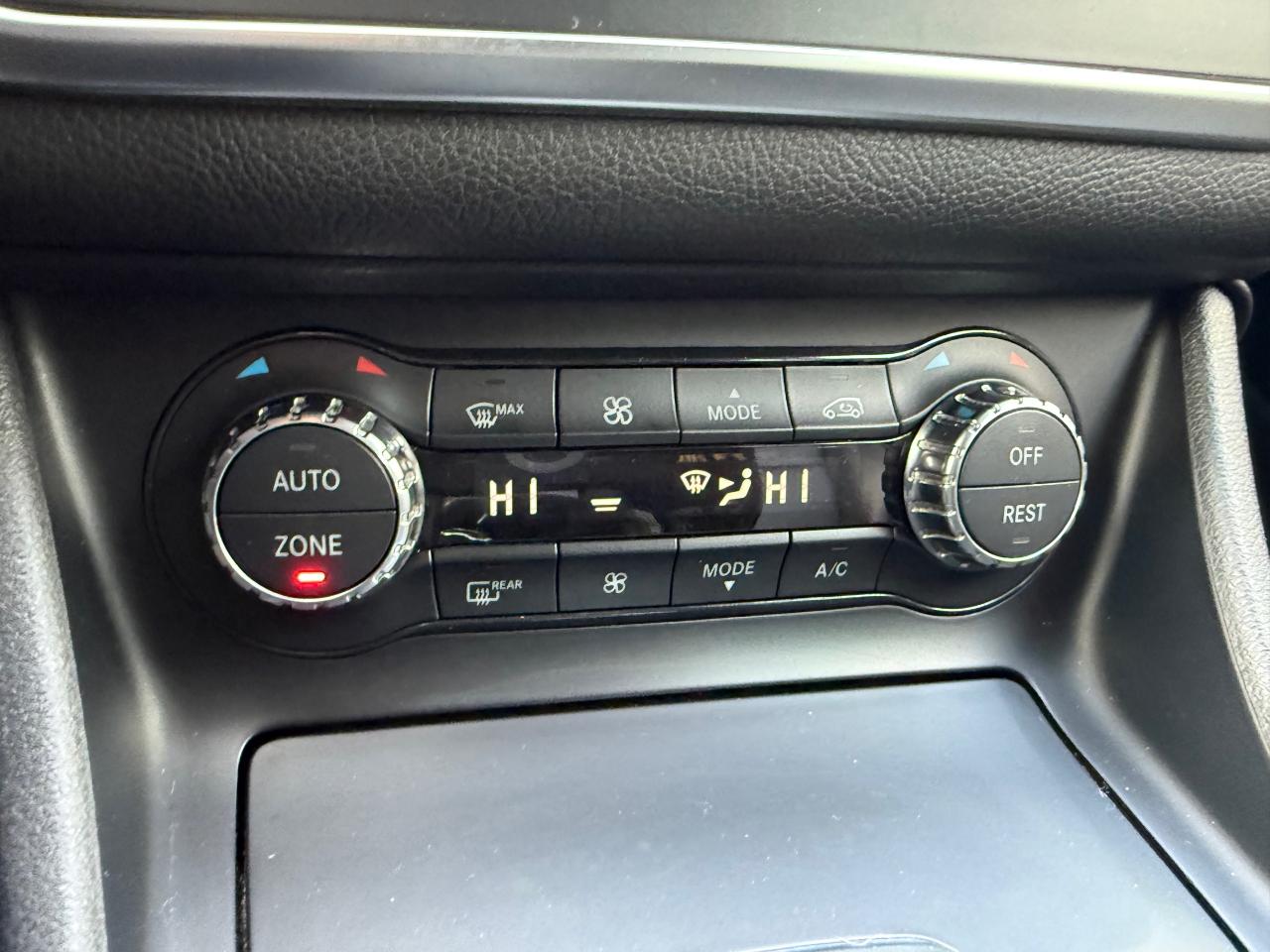 2015 Mercedes-Benz GLA-Class Base GLA 250 4dr All-Wheel Drive 4MATIC Photo