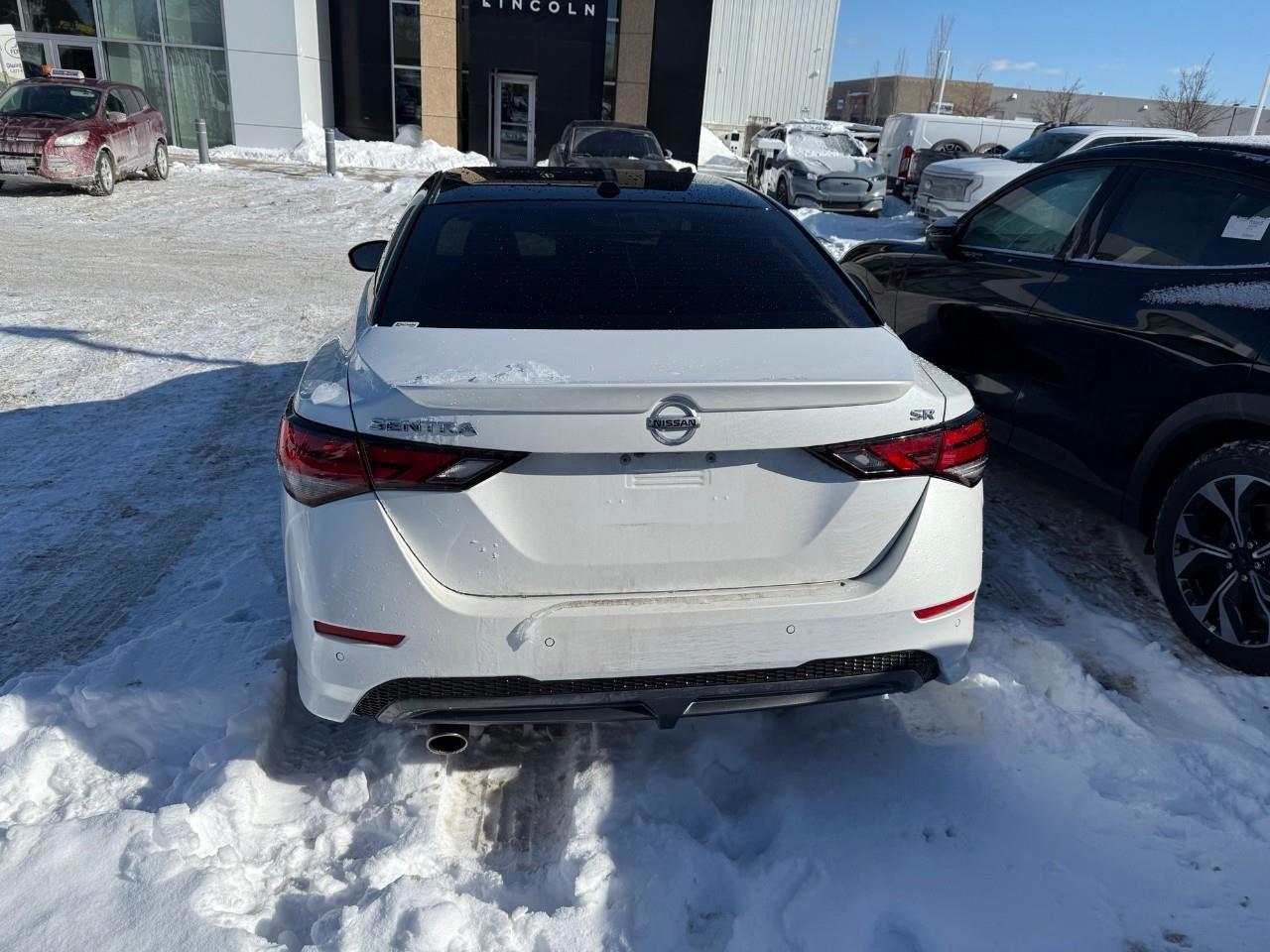 2022 Nissan Sentra SR Midnight Edition 4dr Sedan Photo