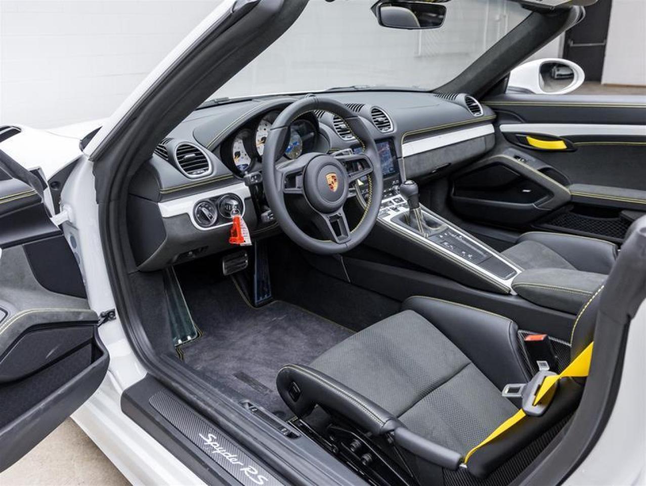 2025 Porsche 718 Spyder  Photo