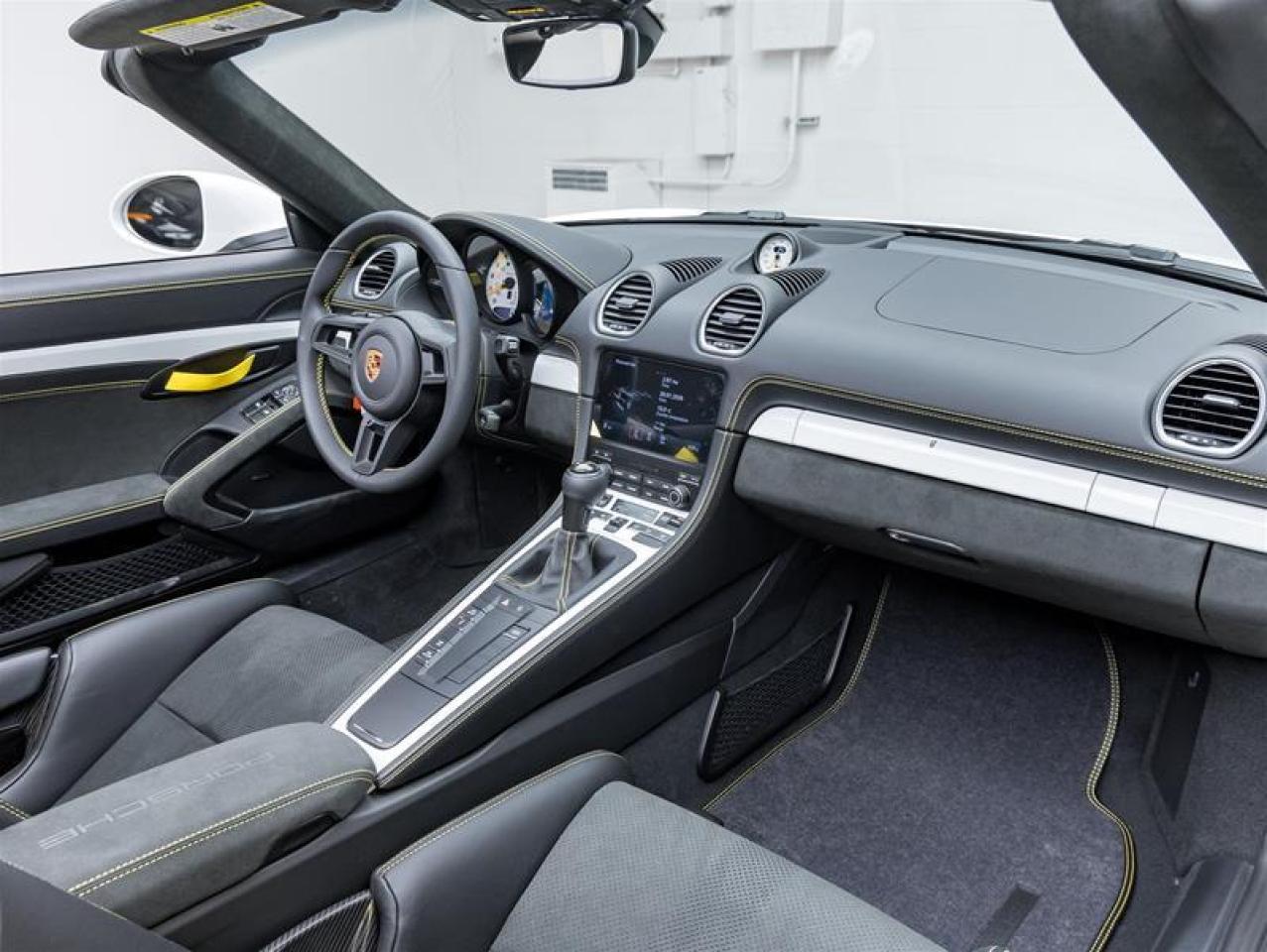 2025 Porsche 718 Spyder  Photo