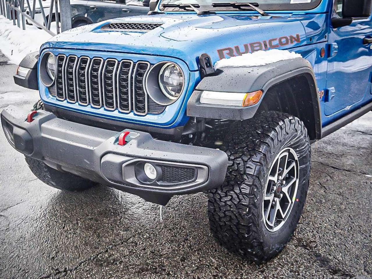 2026 Jeep Wrangler  Photo3