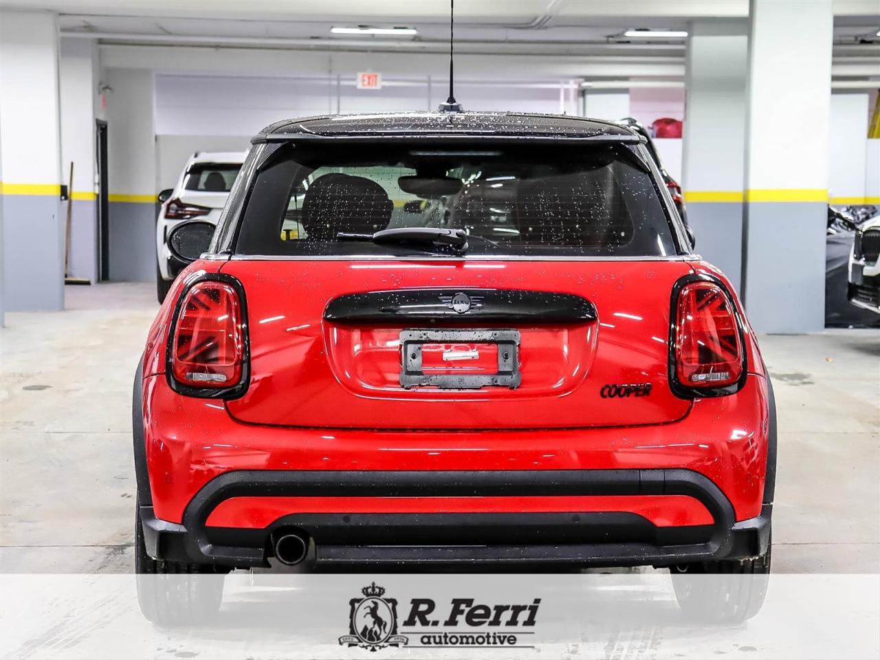 2022 MINI 3 Door Cooper 2dr Hatchback Photo4