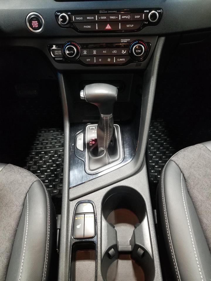 2019 Kia NIRO EX 4dr Front-Wheel Drive Sport Utility Photo