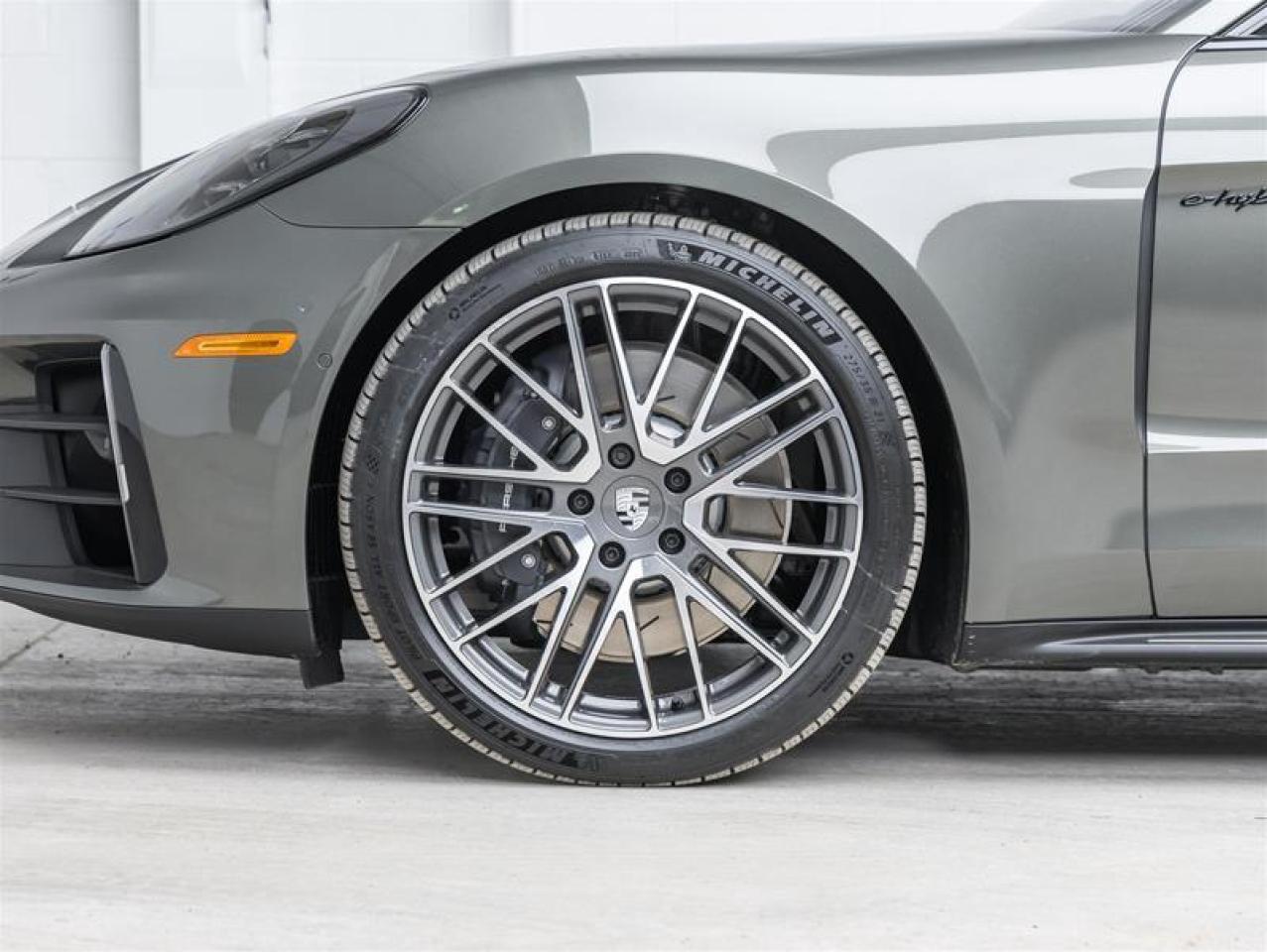 2026 Porsche Panamera  Photo