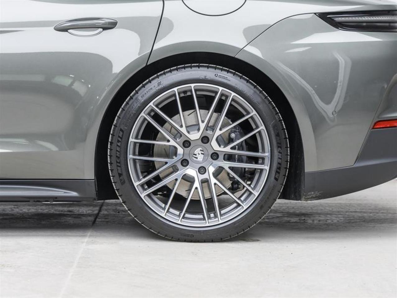 2026 Porsche Panamera  Photo