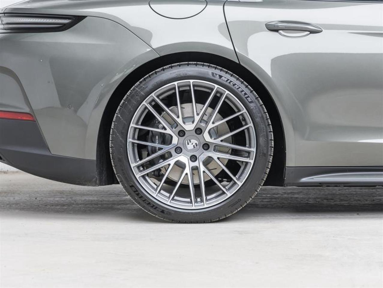 2026 Porsche Panamera  Photo