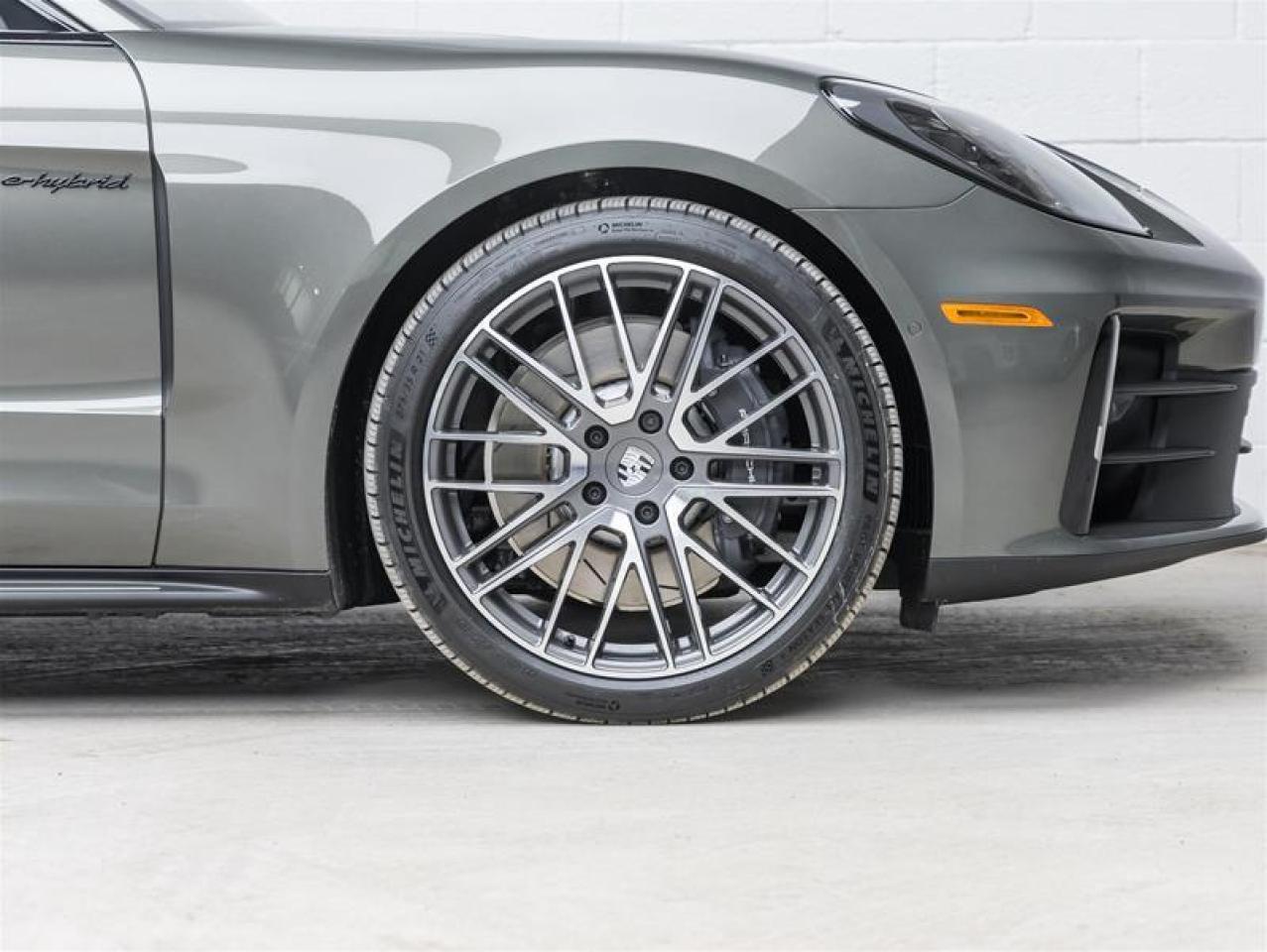 2026 Porsche Panamera  Photo