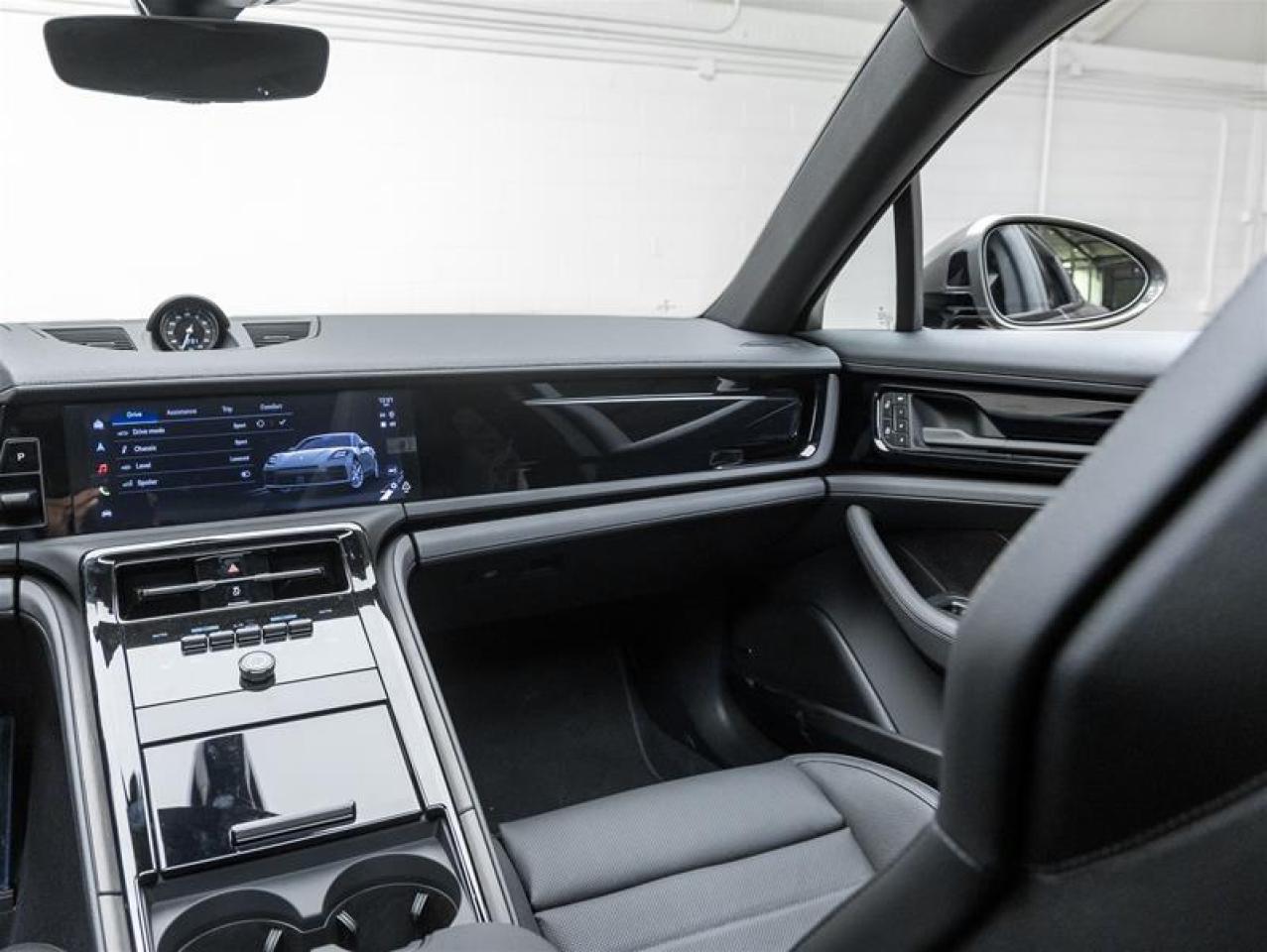 2026 Porsche Panamera  Photo