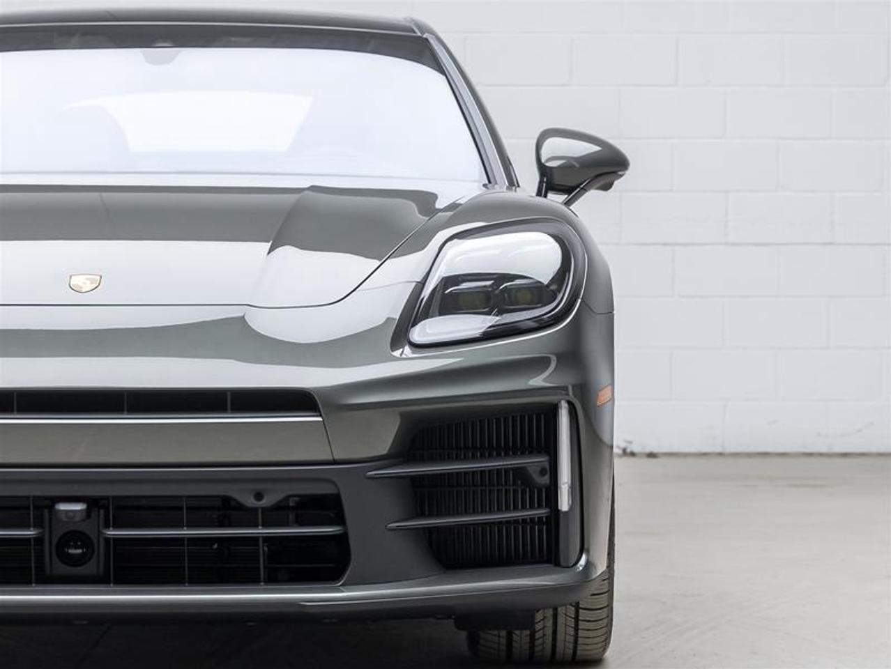 2026 Porsche Panamera  Photo3