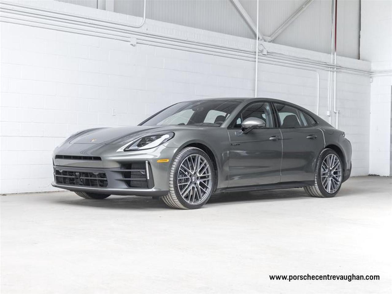 2026 Porsche Panamera  Photo0
