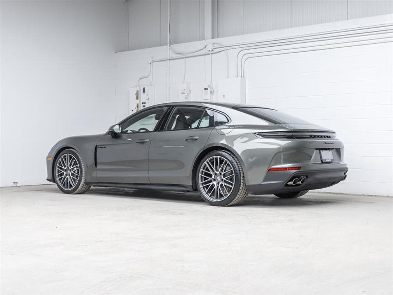 2026 Porsche Panamera  Photo