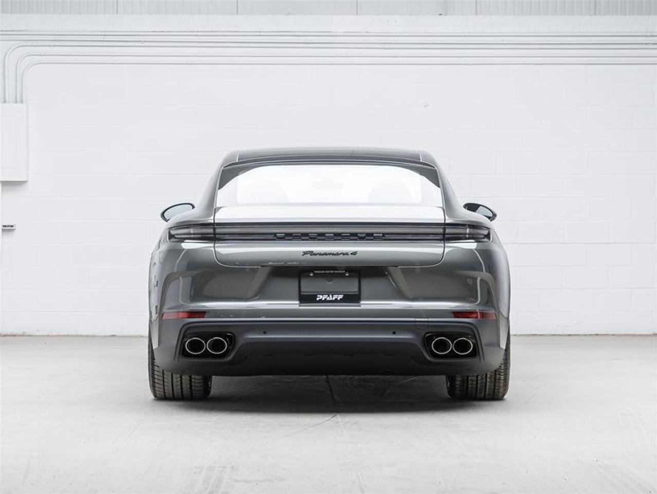 2026 Porsche Panamera  Photo