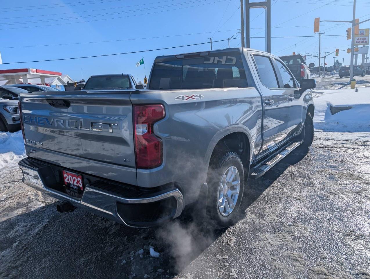 2023 Chevrolet Silverado 1500 Crew Cab Short Box 4-Wheel Drive LT Photo