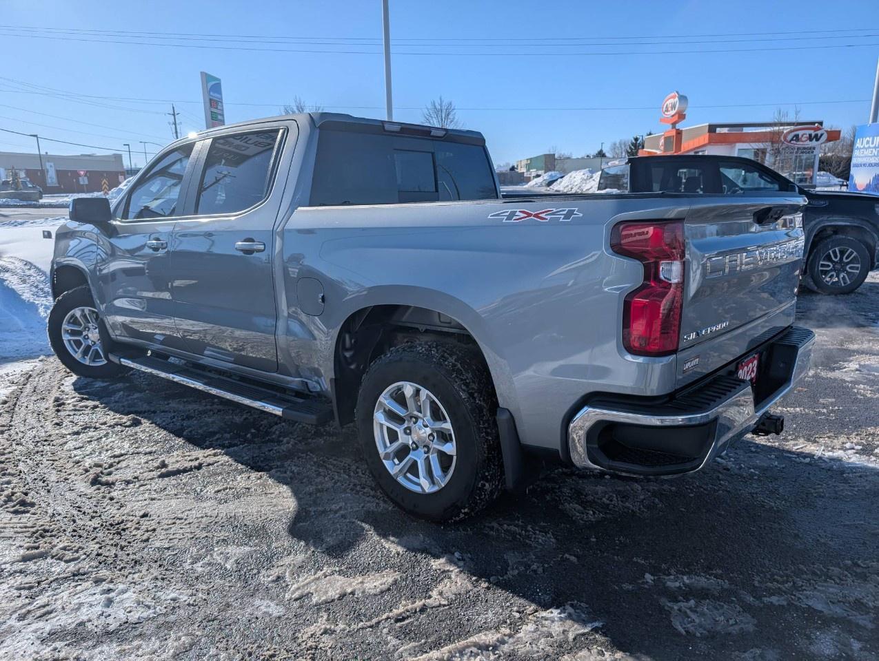 2023 Chevrolet Silverado 1500 Crew Cab Short Box 4-Wheel Drive LT Photo