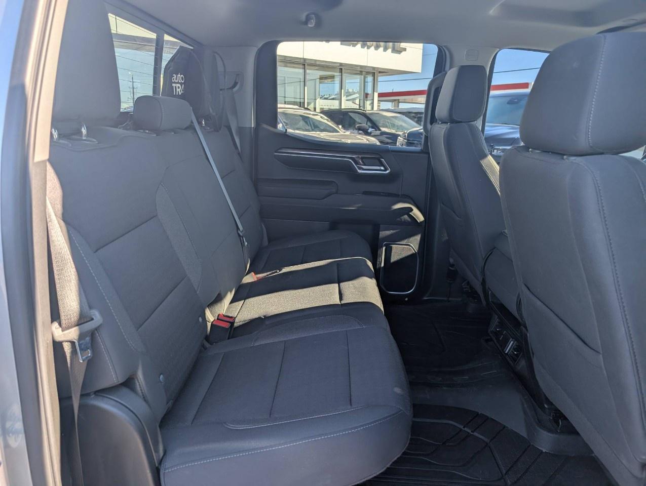 2023 Chevrolet Silverado 1500 Crew Cab Short Box 4-Wheel Drive LT Photo