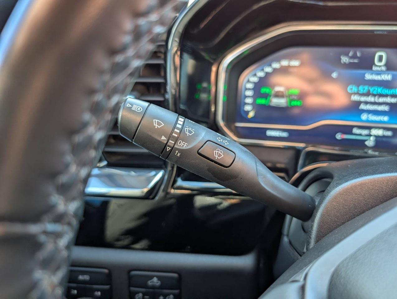 2023 Chevrolet Silverado 1500 Crew Cab Short Box 4-Wheel Drive LT Photo