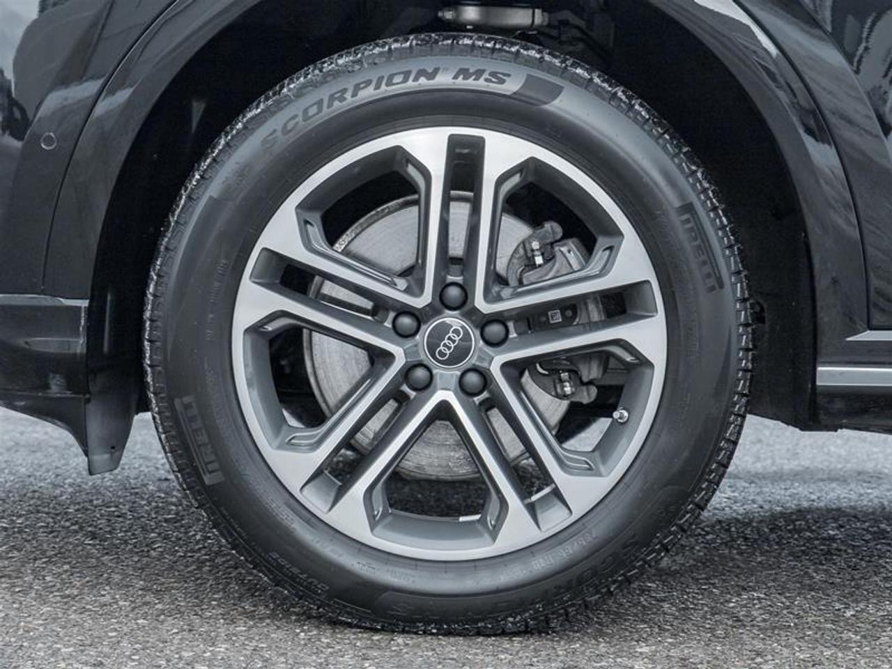 2025 Audi New Q5 2.0T Progressiv 4dr All-Wheel Drive quattro Sport Utility Photo4