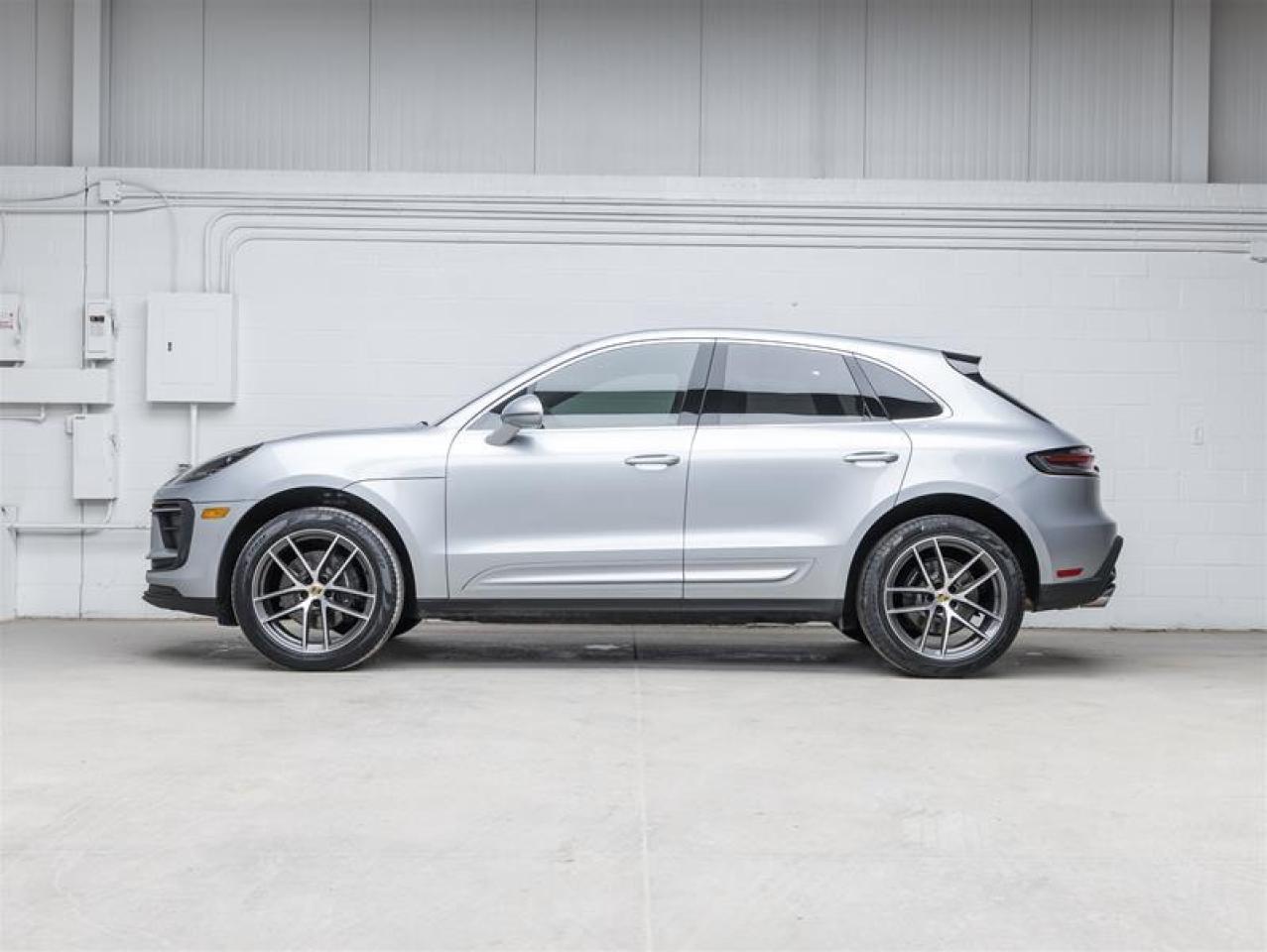 2023 Porsche Macan  Photo4