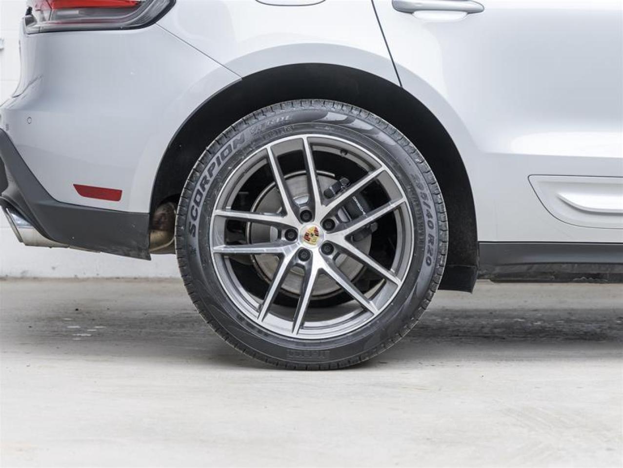 2023 Porsche Macan  Photo