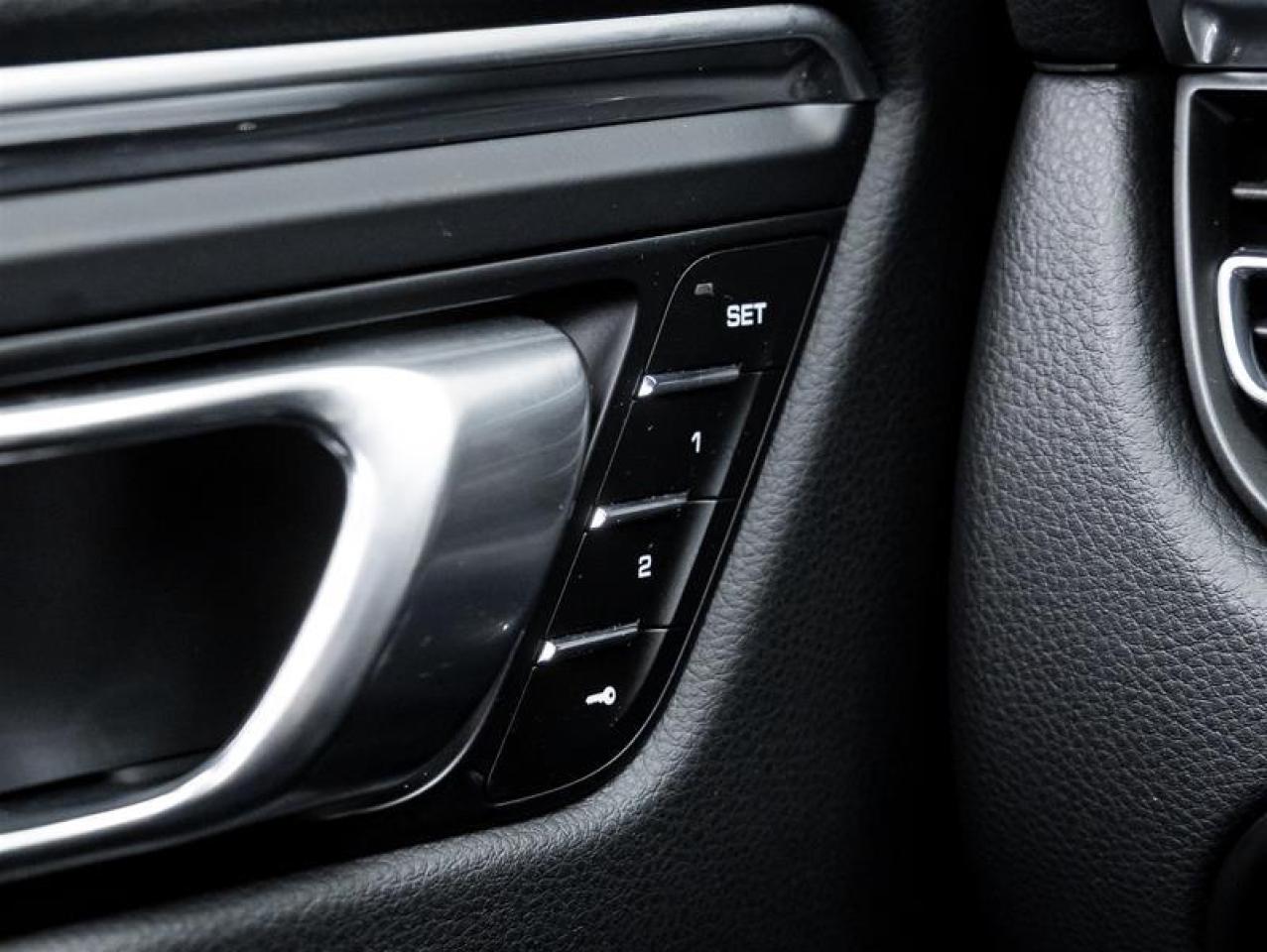 2023 Porsche Macan  Photo