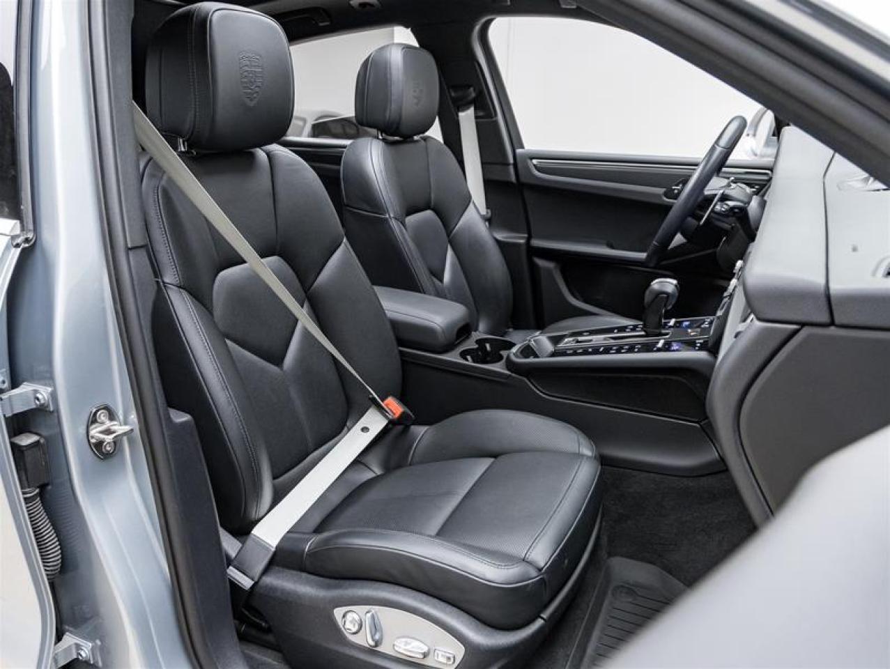 2023 Porsche Macan  Photo