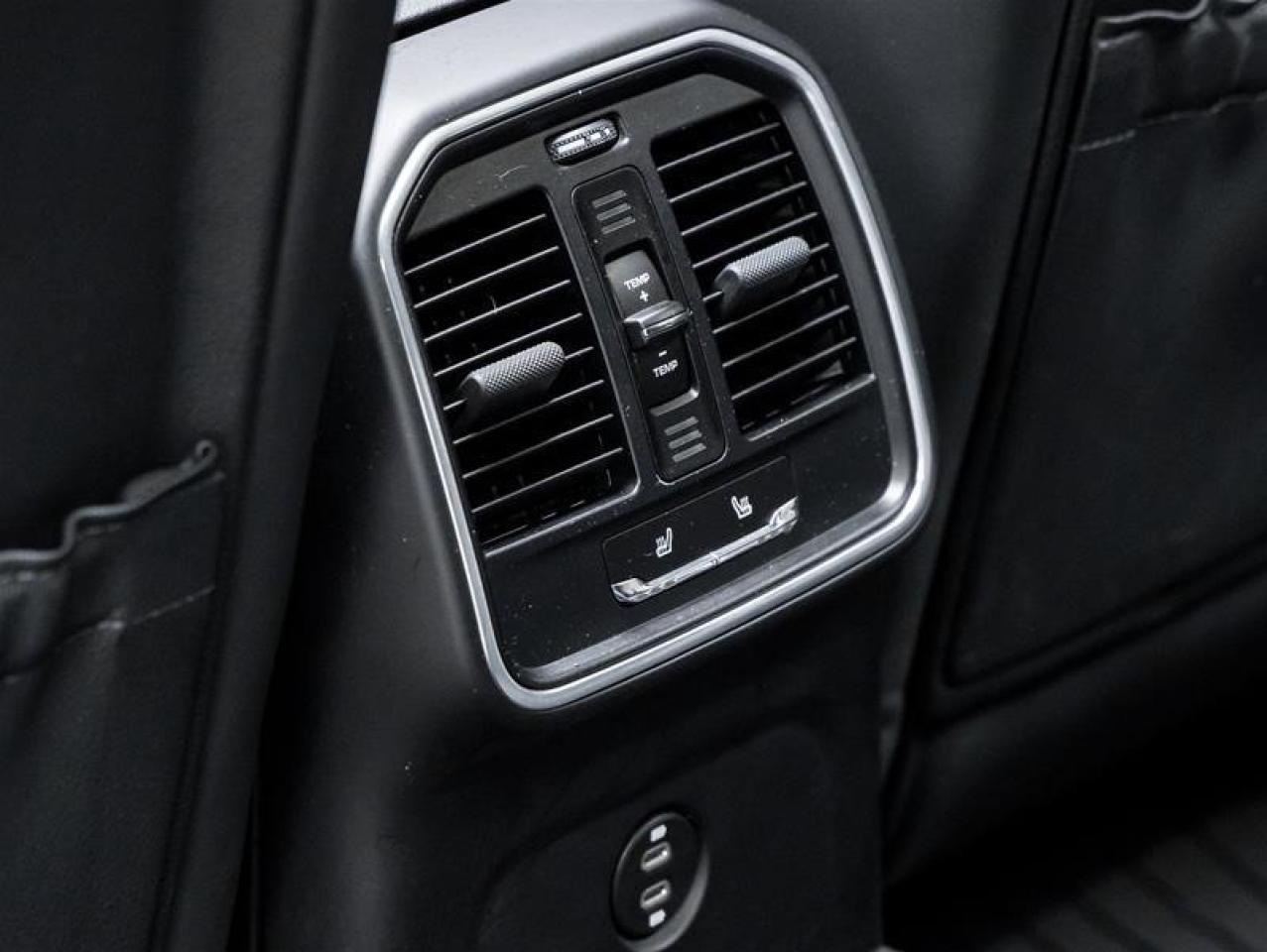 2023 Porsche Macan  Photo