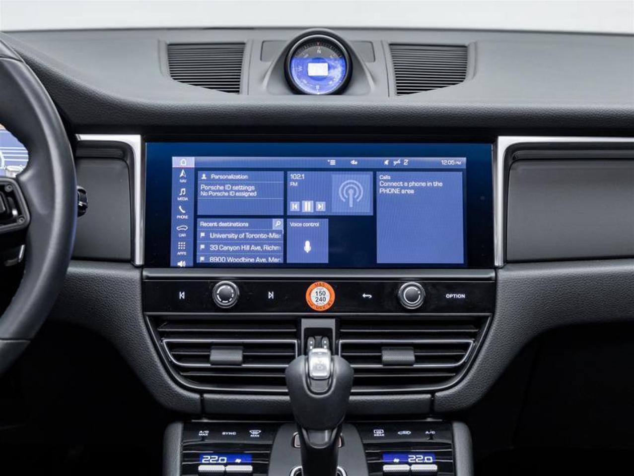 2023 Porsche Macan  Photo