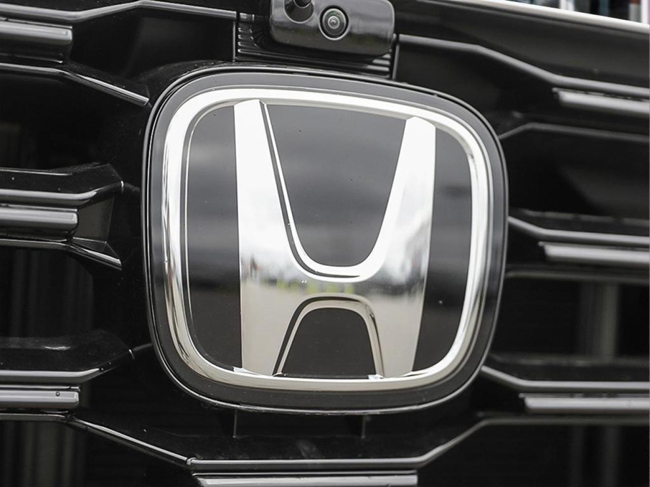 2025 Honda Pilot Touring 4dr All-Wheel Drive Photo