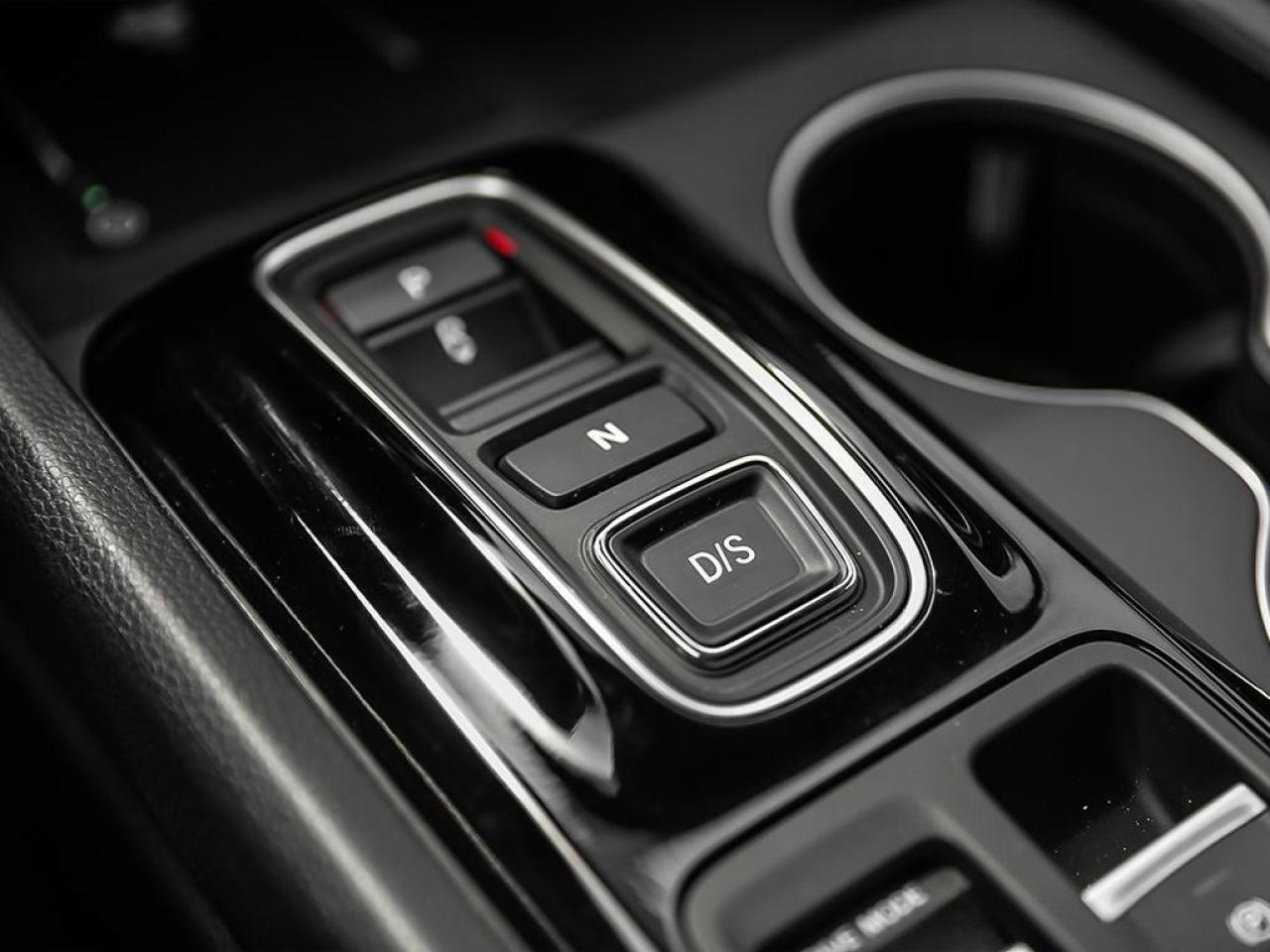 2025 Honda Pilot Touring 4dr All-Wheel Drive Photo