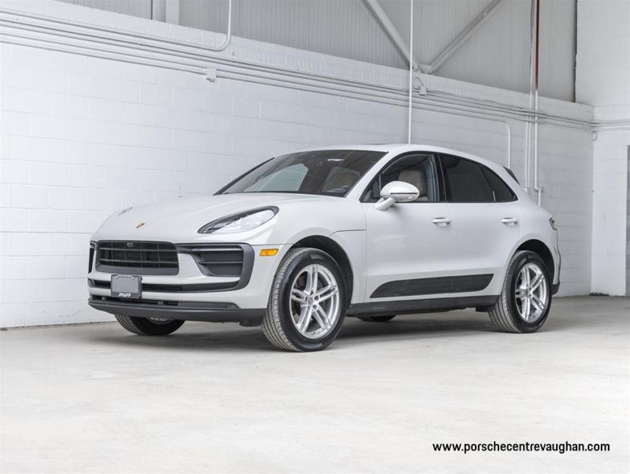 2023 Porsche Macan  Photo0