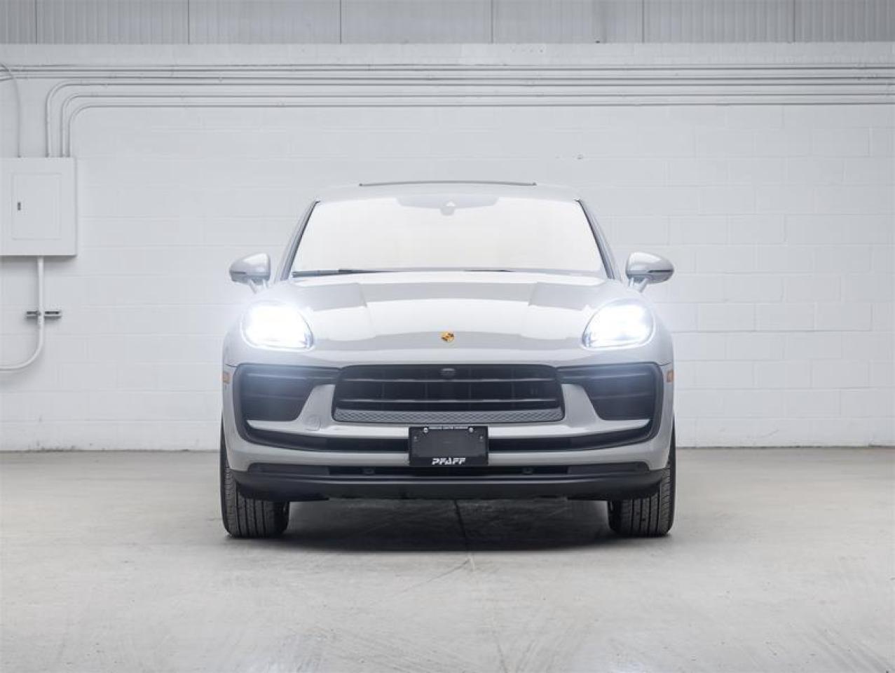 2023 Porsche Macan  Photo