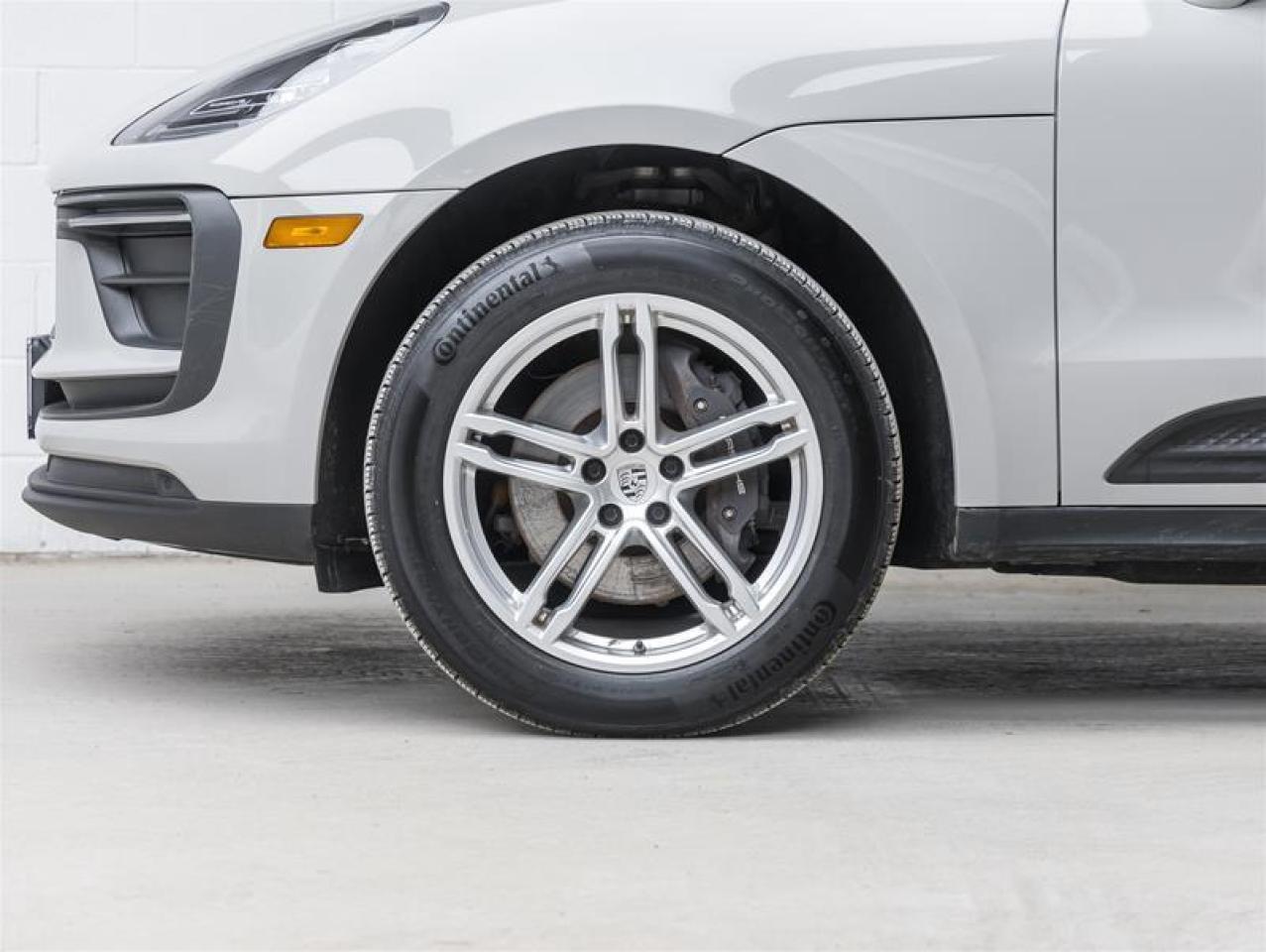 2023 Porsche Macan  Photo