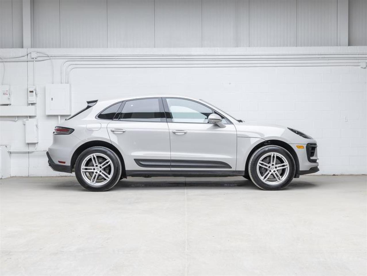 2023 Porsche Macan  Photo