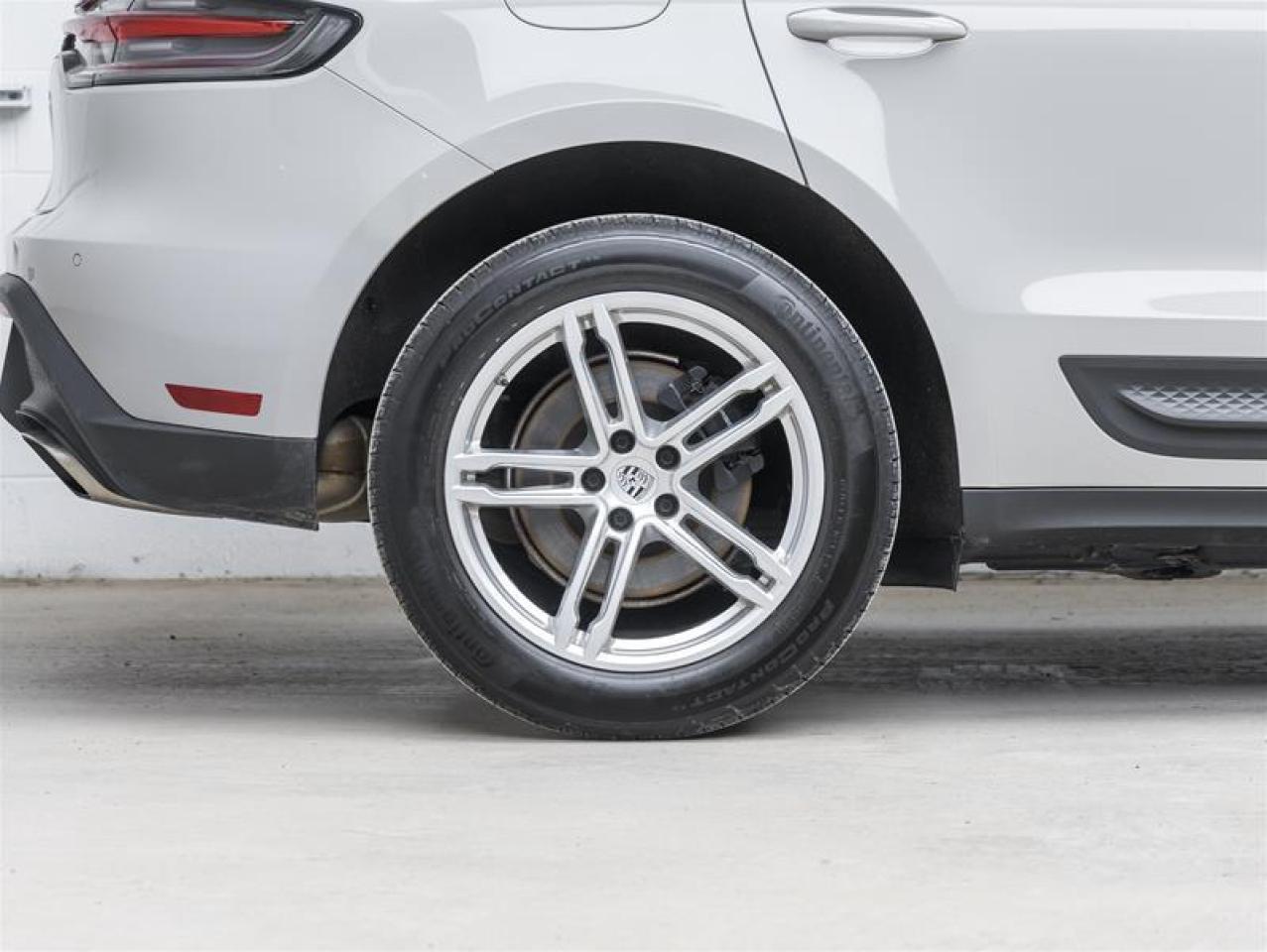 2023 Porsche Macan  Photo