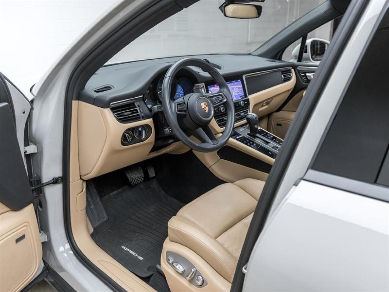 2023 Porsche Macan  Photo