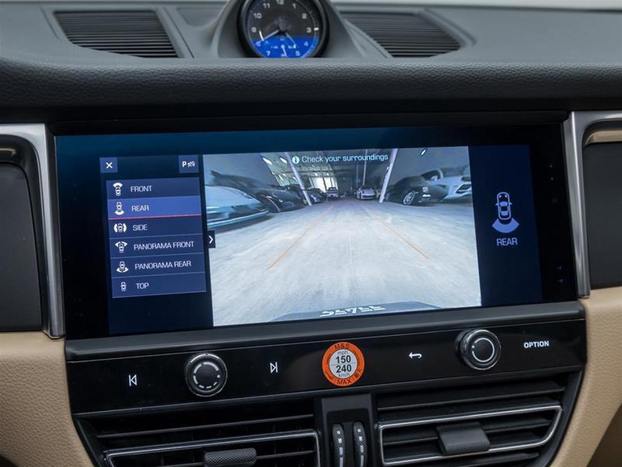 2023 Porsche Macan  Photo