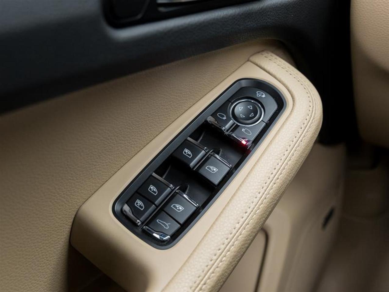 2023 Porsche Macan  Photo