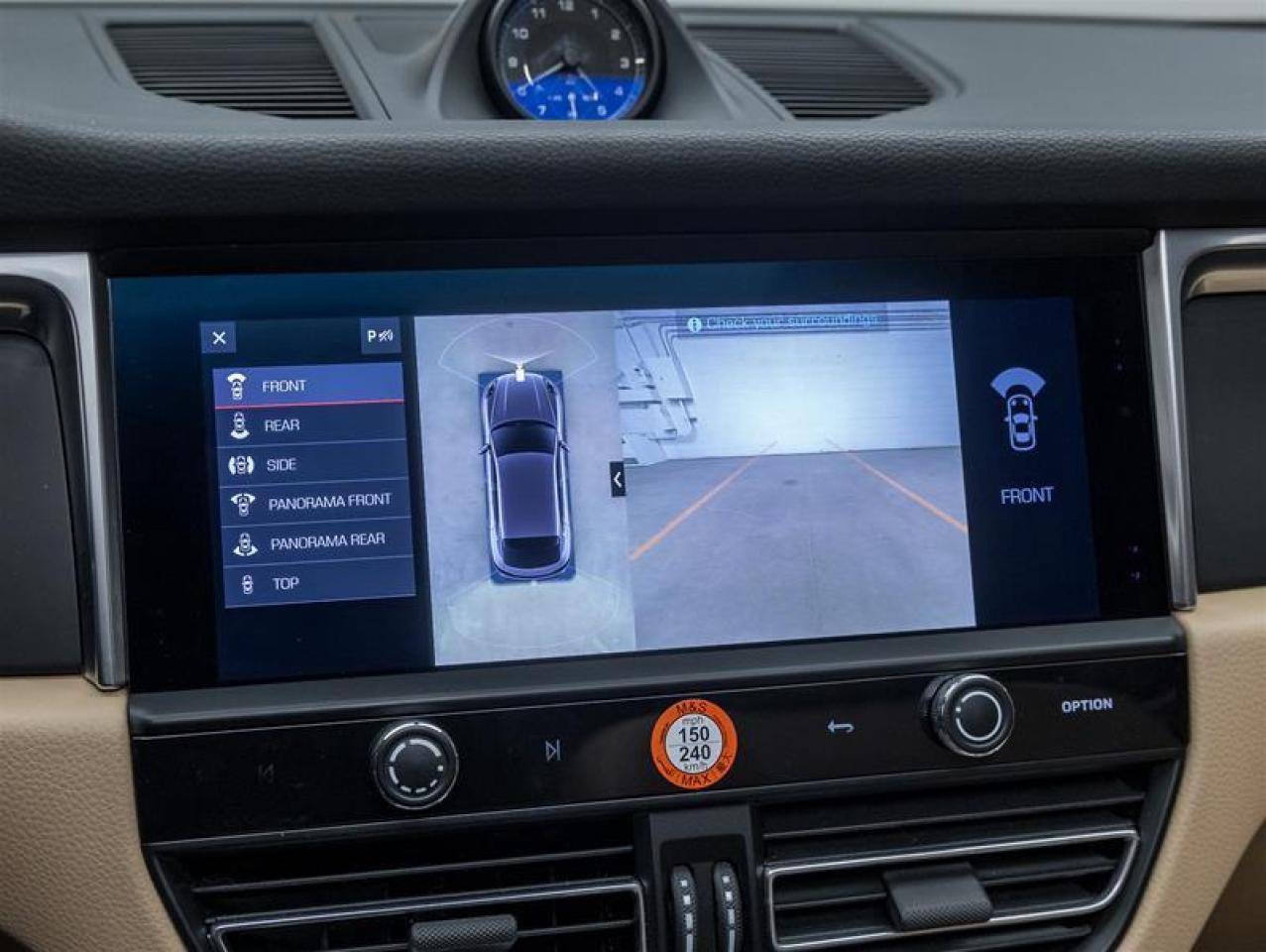 2023 Porsche Macan  Photo