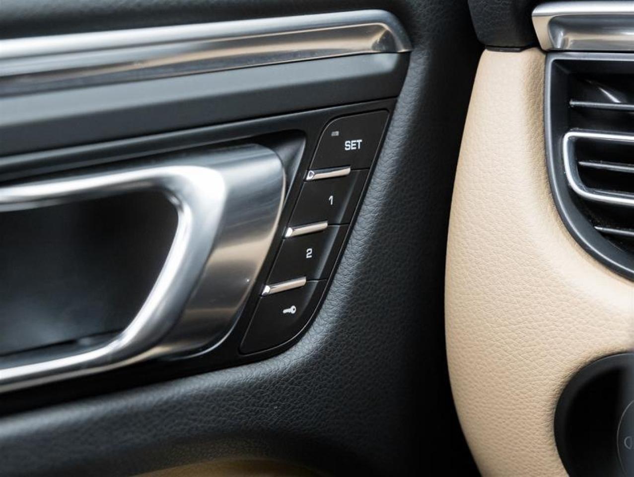 2023 Porsche Macan  Photo