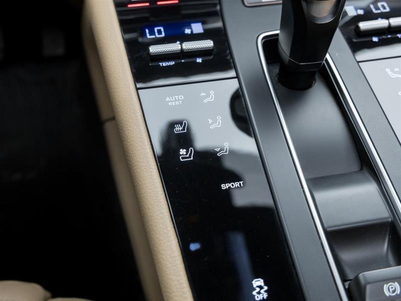 2023 Porsche Macan  Photo