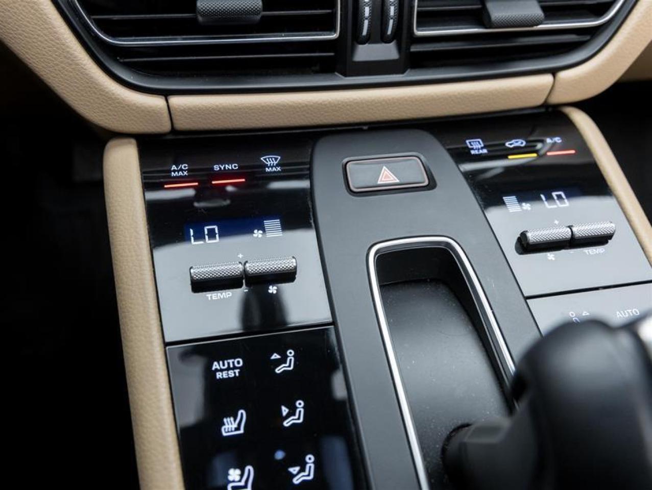 2023 Porsche Macan  Photo