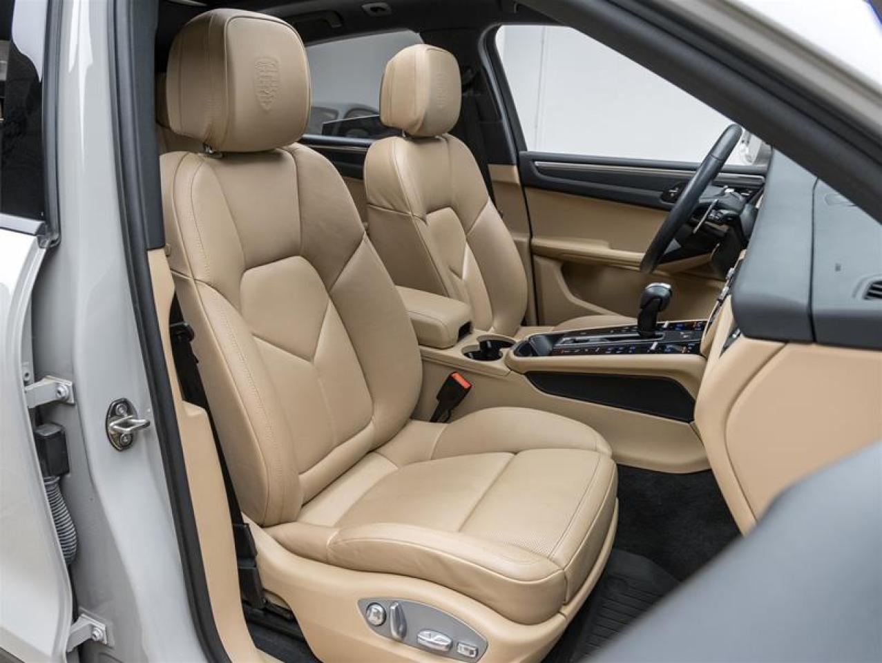 2023 Porsche Macan  Photo