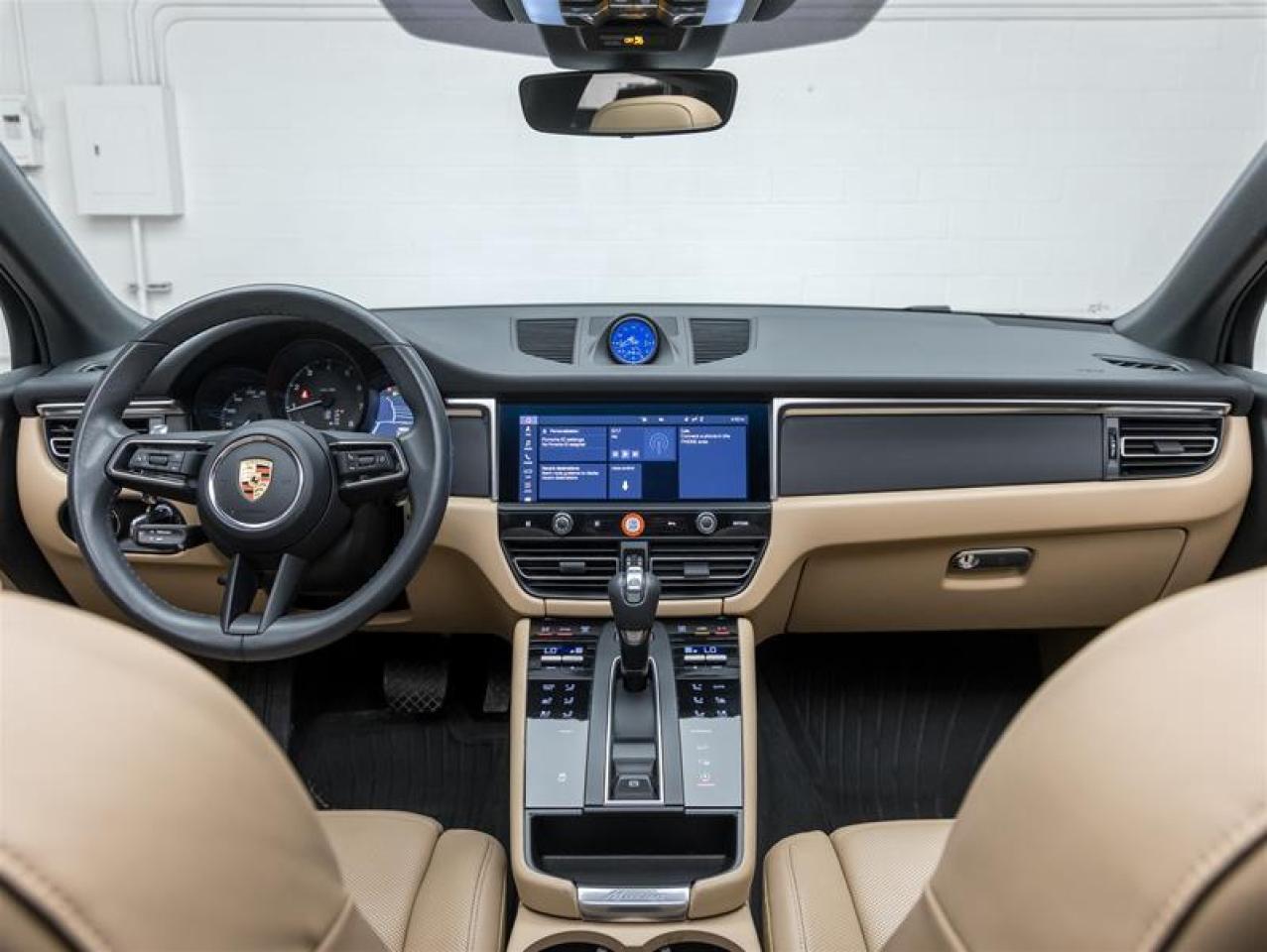 2023 Porsche Macan  Photo