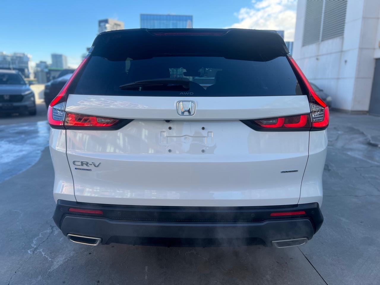 2024 Honda CR-V Hybrid Touring 4dr All-Wheel Drive Photo4