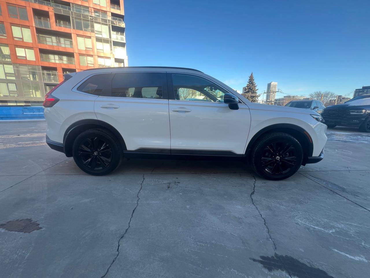 2024 Honda CR-V Hybrid Touring 4dr All-Wheel Drive Photo