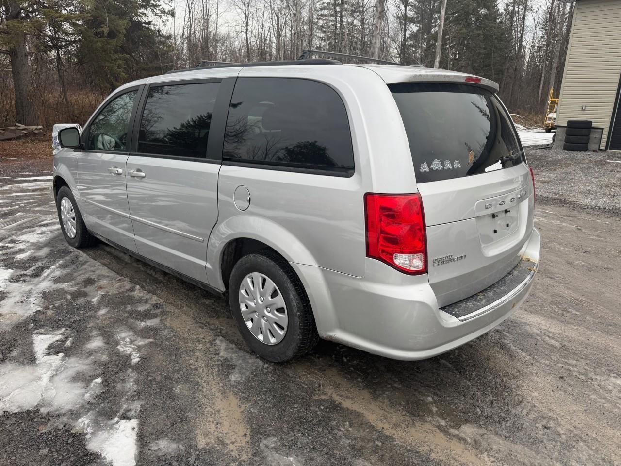 2012 Dodge Grand Caravan SE/SXT Passenger Van Photo2