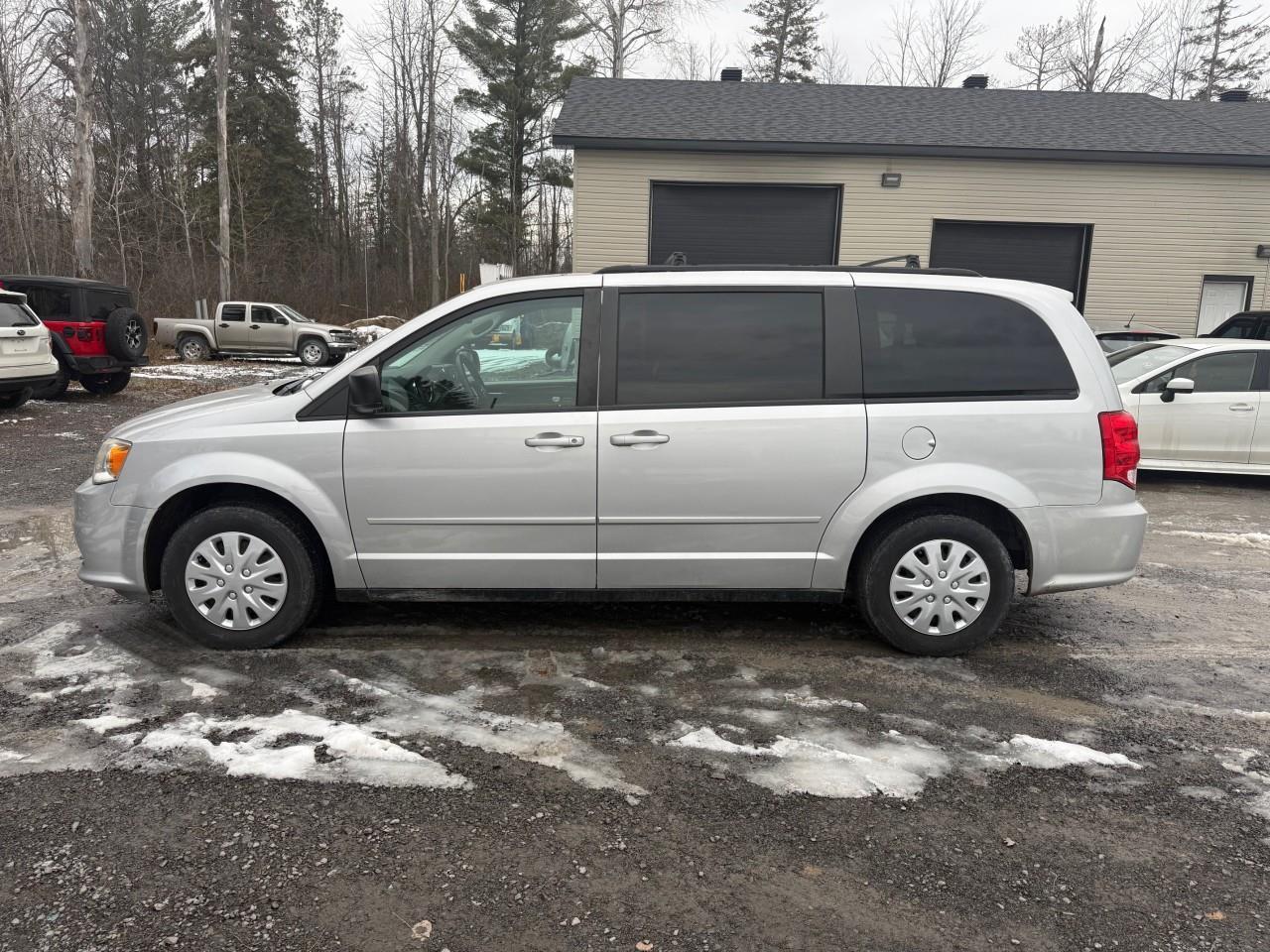 2012 Dodge Grand Caravan SE/SXT Passenger Van Photo