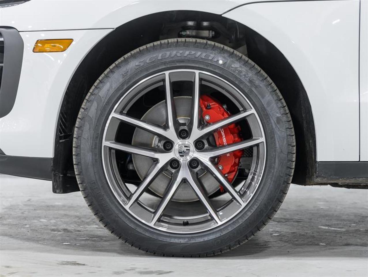 2026 Porsche Macan  Photo