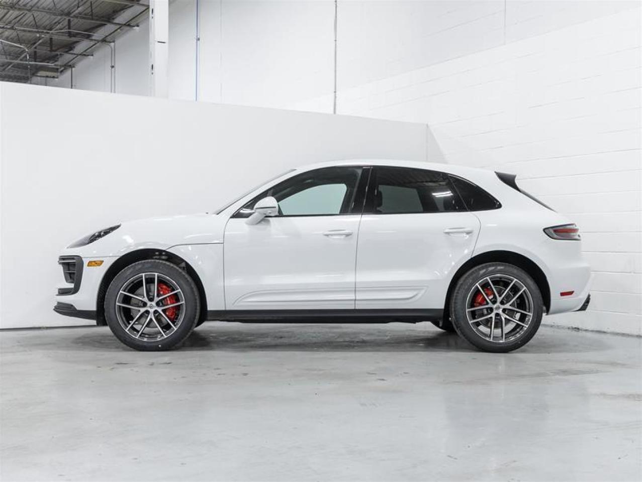 2026 Porsche Macan  Photo