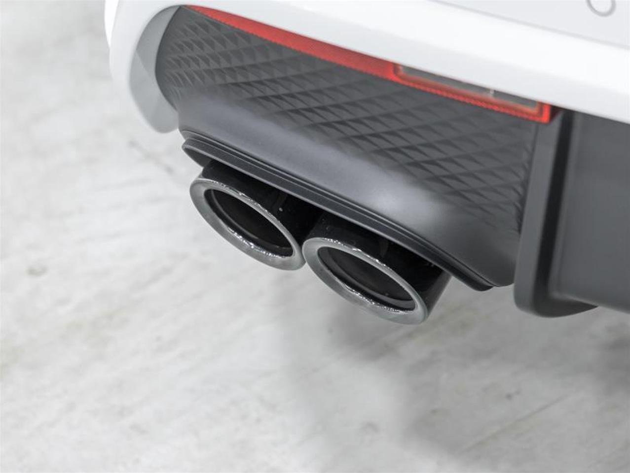 2026 Porsche Macan  Photo